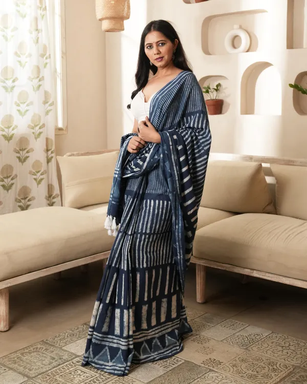 Indigo_Cotton_Silli_Dabu_Print_Mul_Saree_With_Tassels_For_Women